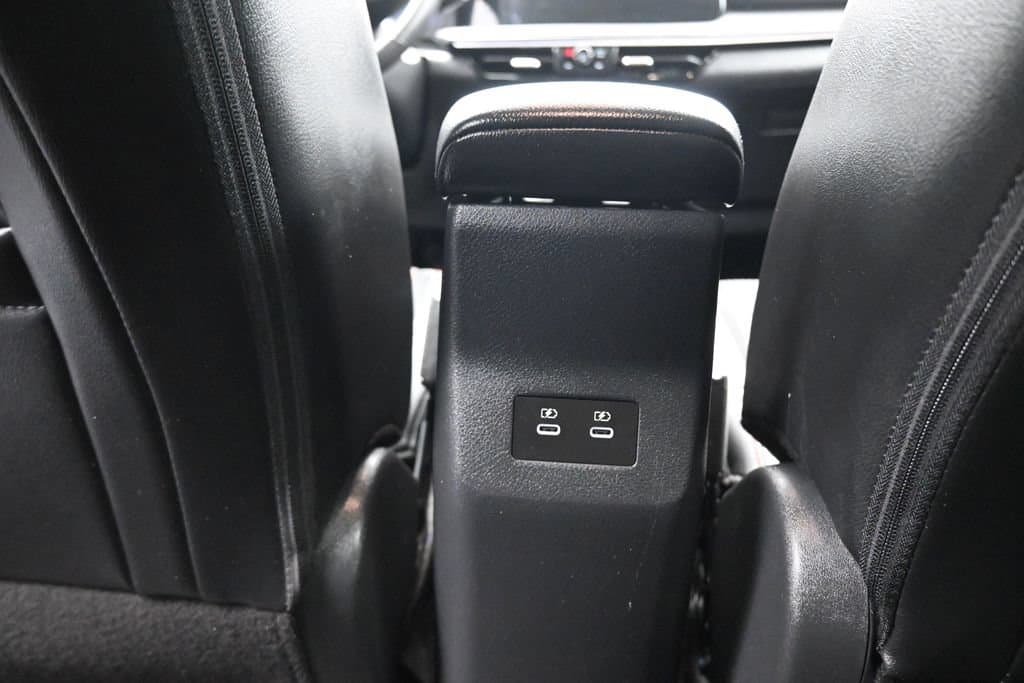 2025 Nissan Kicks SR, photo 32 of 55