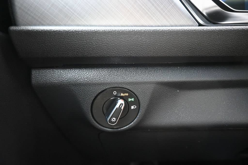 2024 Volkswagen Jetta 1.5T SE, photo 28 of 58