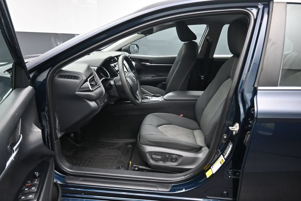2019 Toyota Camry LE, photo 11 of 56