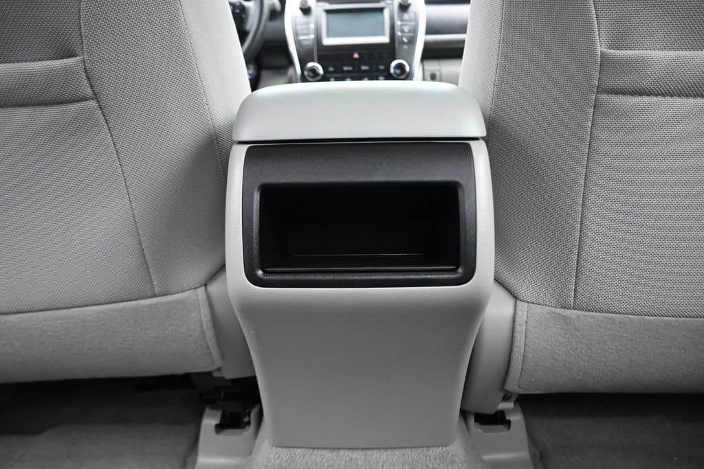 2017 Toyota Camry LE, photo 32 of 55