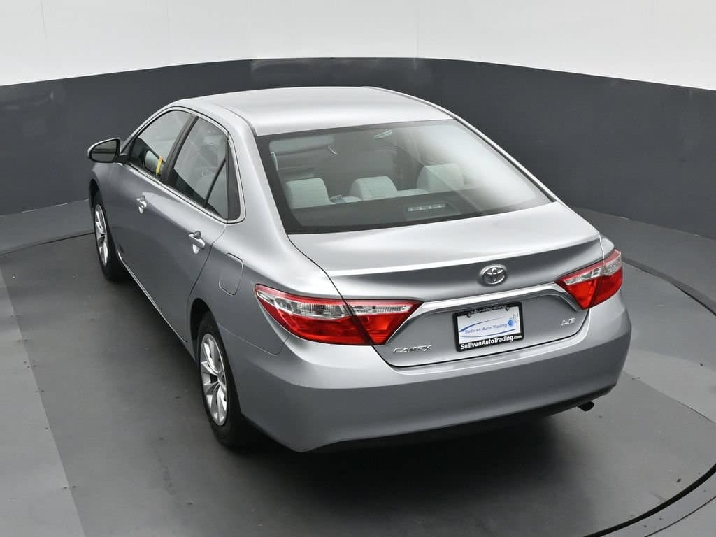 2017 Toyota Camry LE, photo 54 of 55