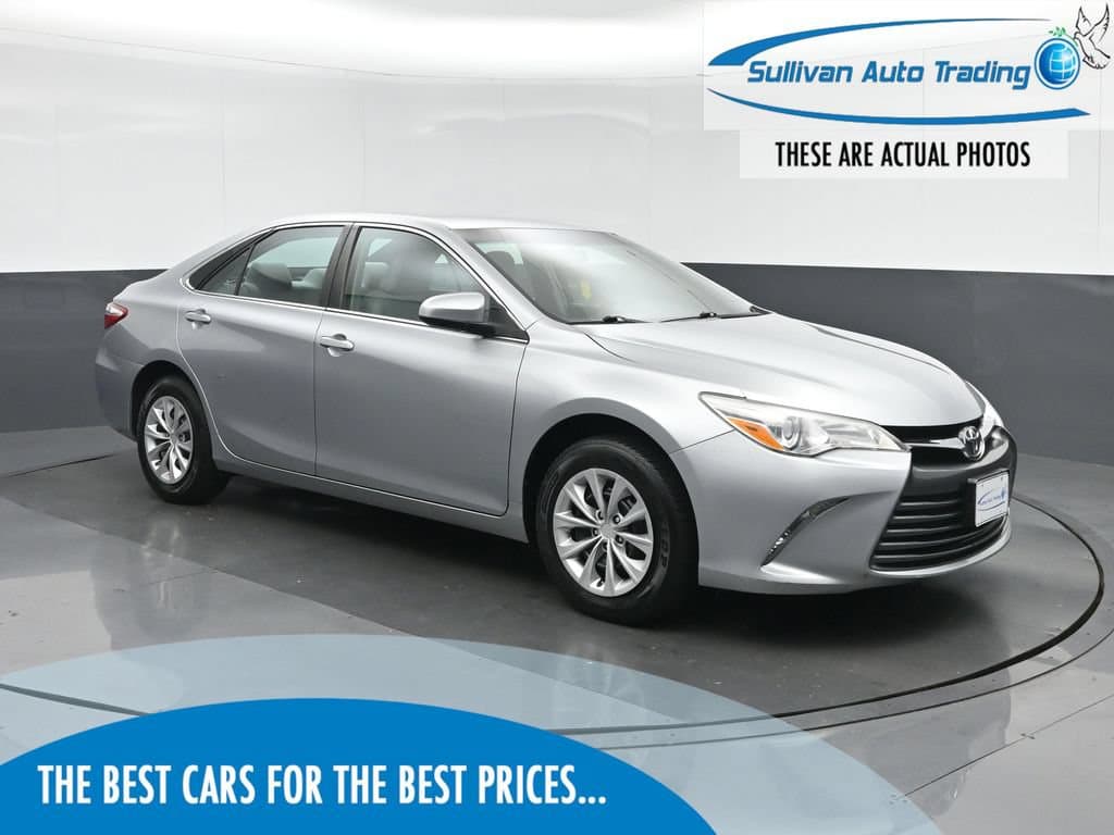 2017 Toyota Camry LE, photo 1 of 55