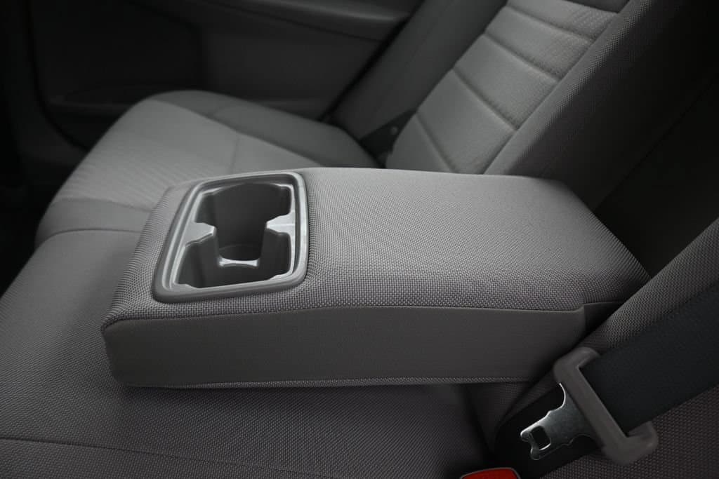 2017 Toyota Camry LE, photo 31 of 55