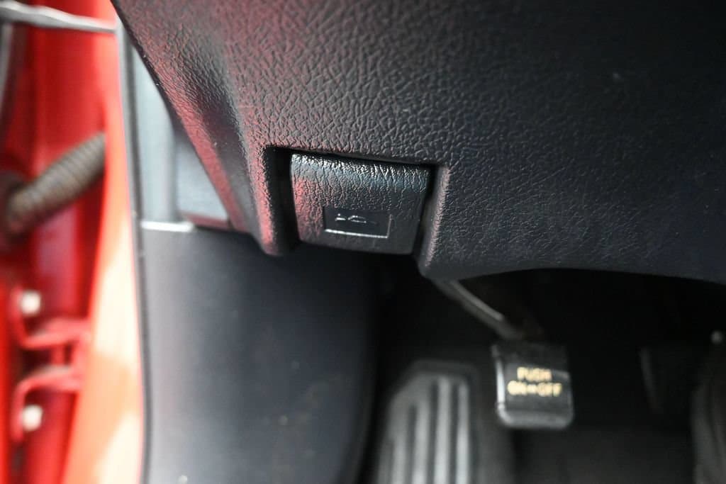 2012 Toyota Camry SE, photo 24 of 55
