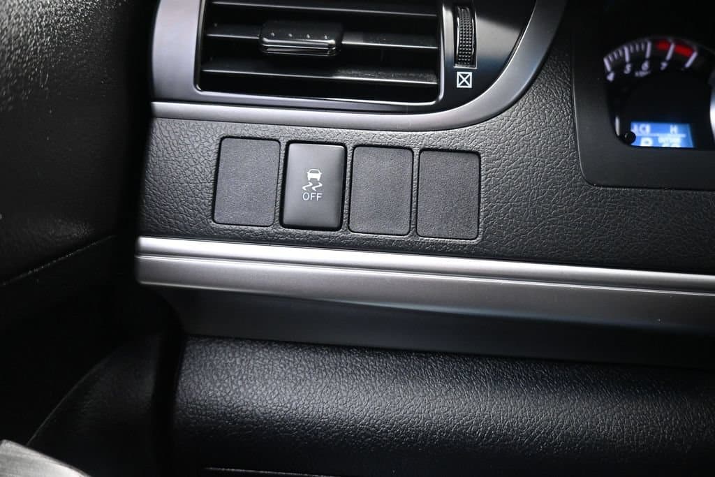 2012 Toyota Camry SE, photo 22 of 55
