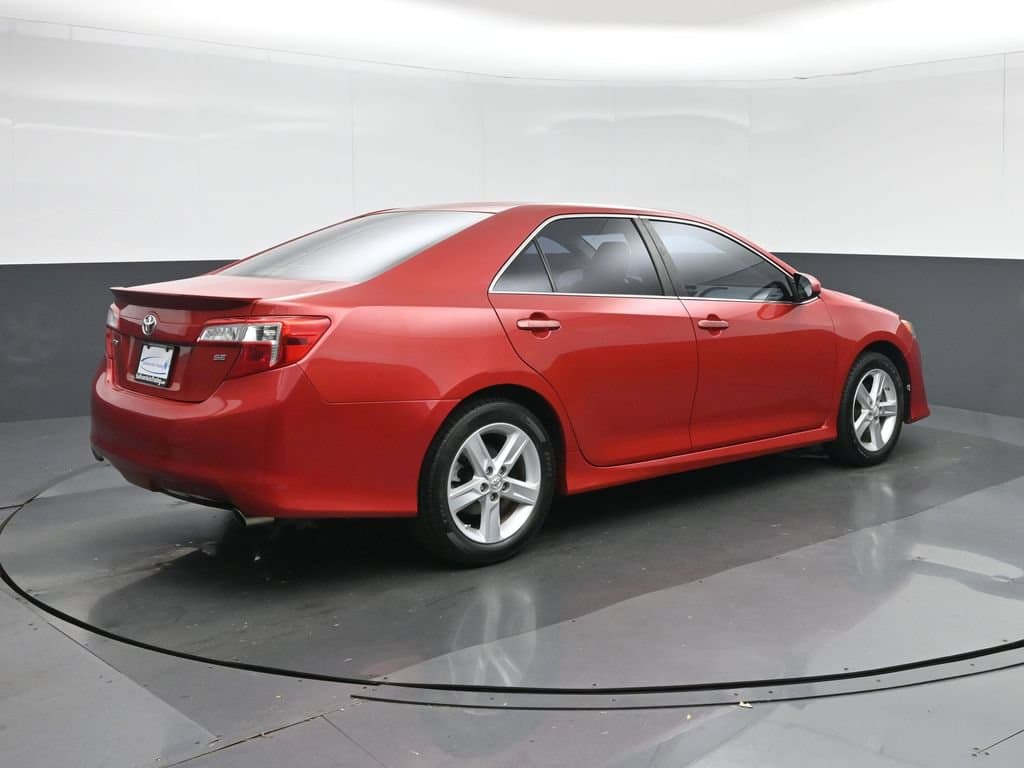 2012 Toyota Camry SE, photo 7 of 55