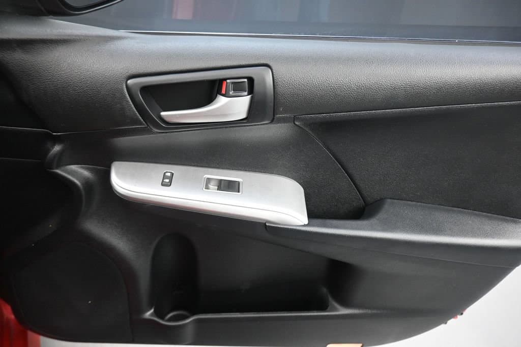 2012 Toyota Camry SE, photo 37 of 55