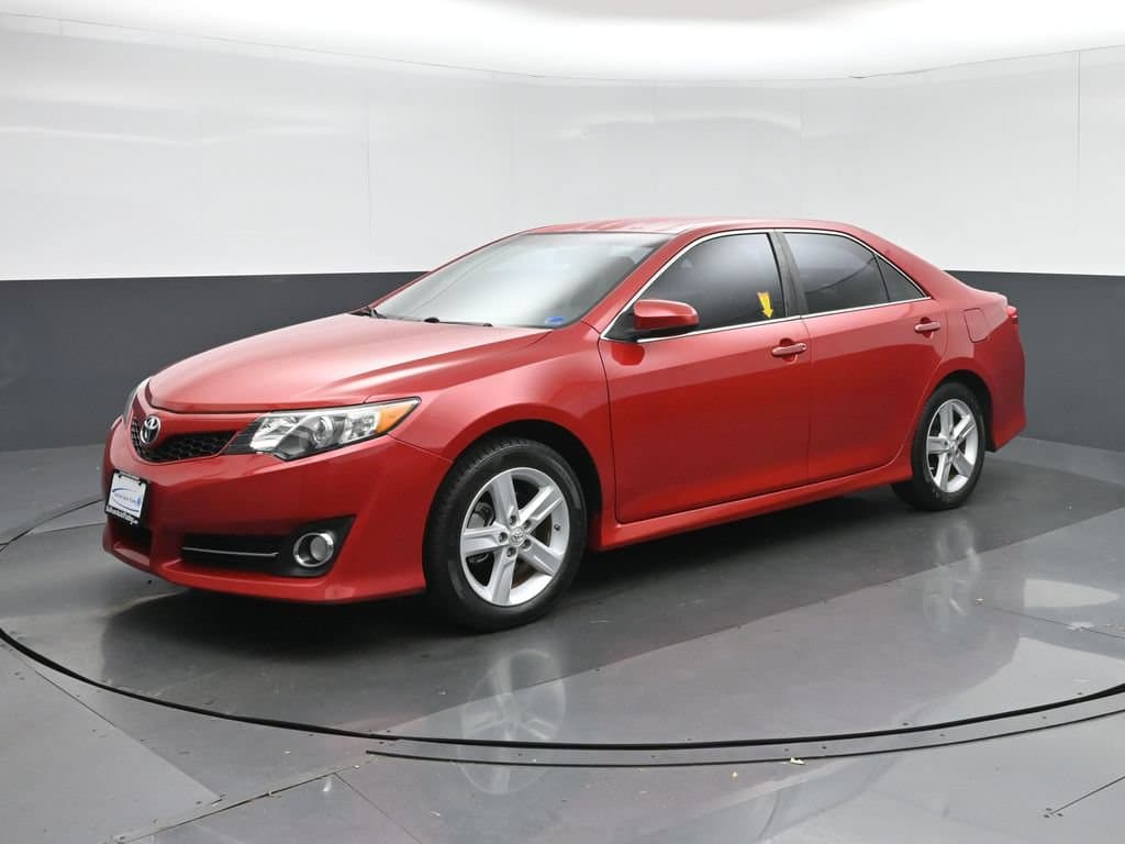 2012 Toyota Camry SE, photo 3 of 55
