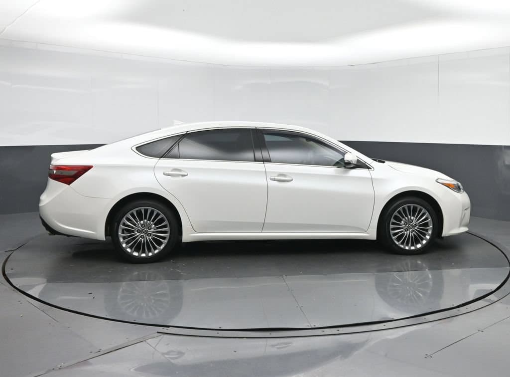 2016 Toyota Avalon Limited, photo 8 of 61