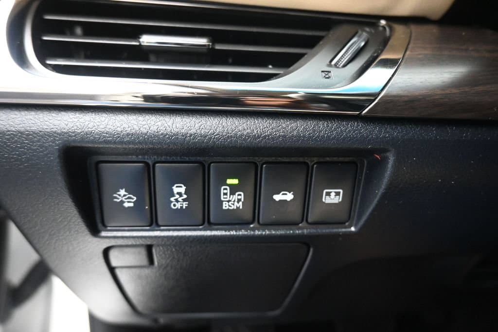 2016 Toyota Avalon Limited, photo 28 of 61