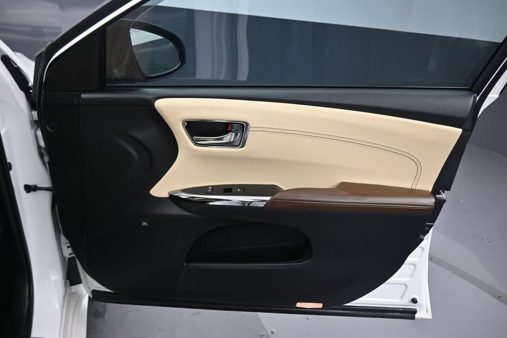 2016 Toyota Avalon Limited, photo 42 of 61