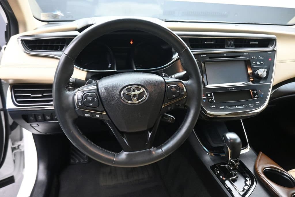 2016 Toyota Avalon Limited, photo 15 of 61