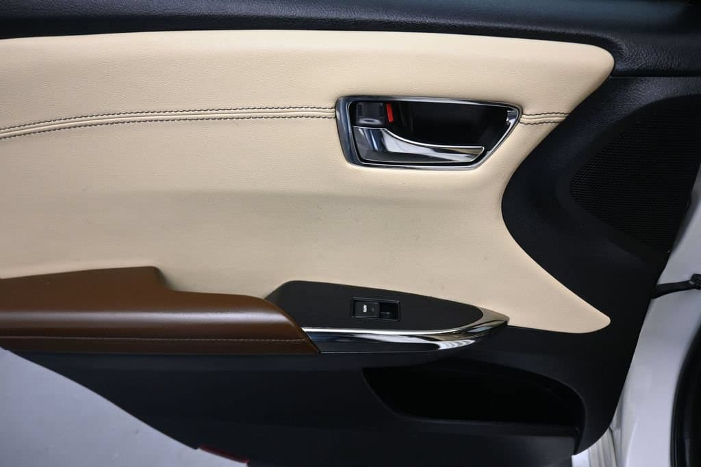 2016 Toyota Avalon Limited, photo 33 of 61