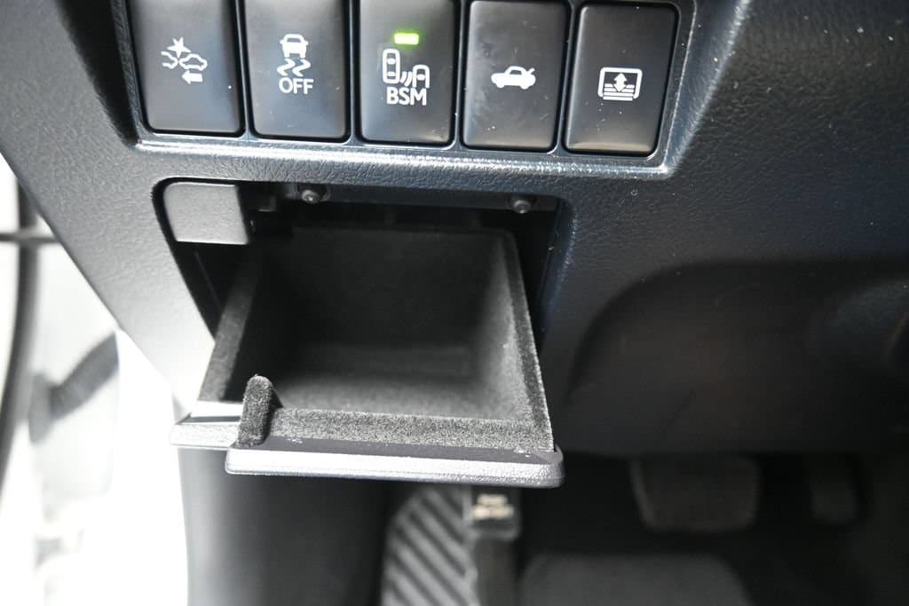 2016 Toyota Avalon Limited, photo 29 of 61