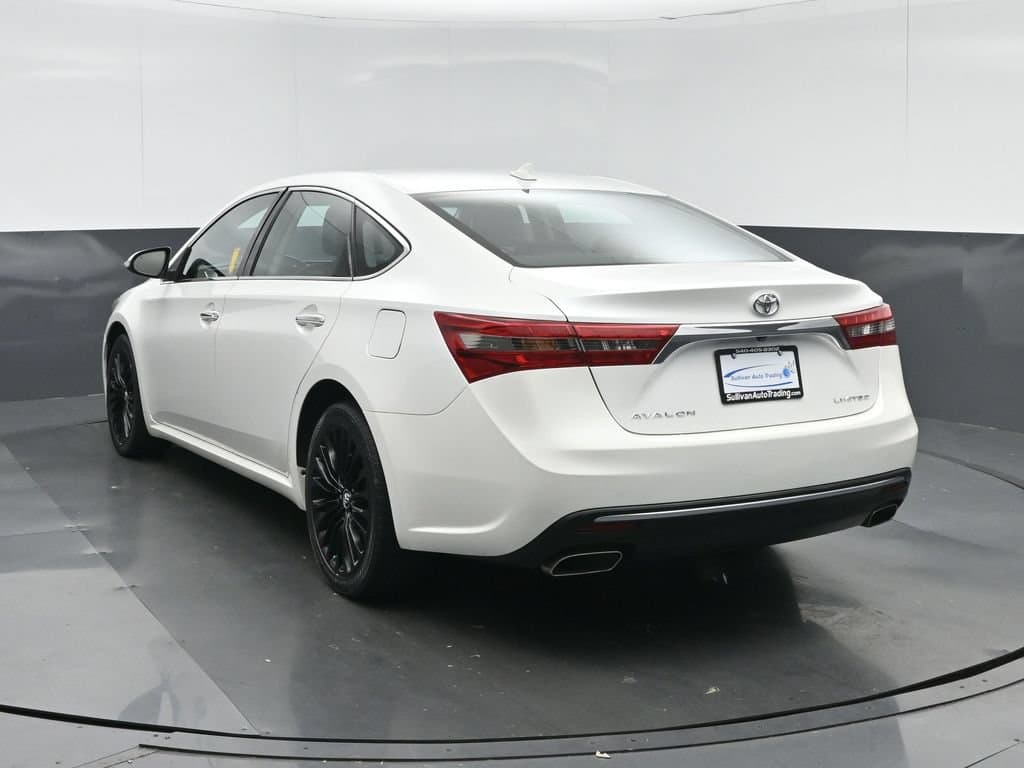 2016 Toyota Avalon Limited, photo 5 of 60