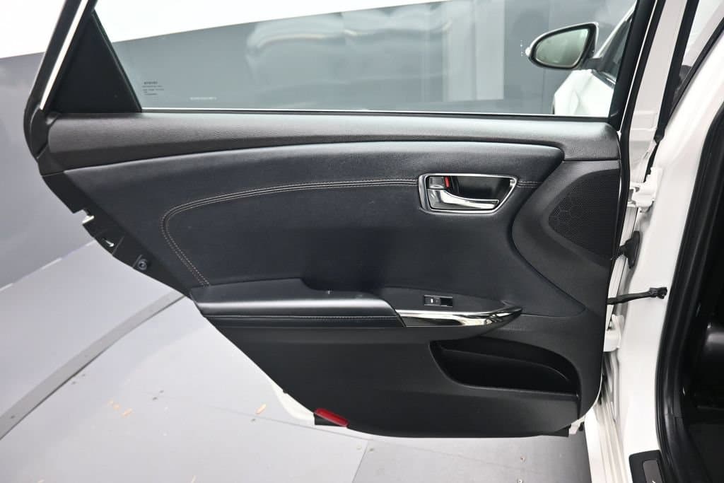 2016 Toyota Avalon Limited, photo 31 of 60