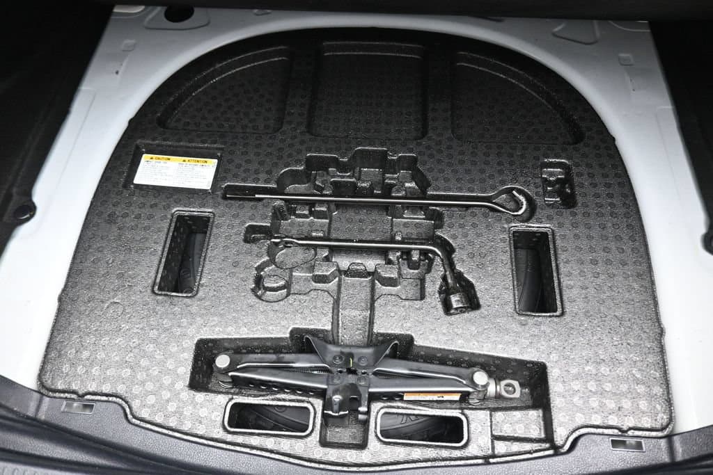 2023 Toyota Camry SE, photo 43 of 56