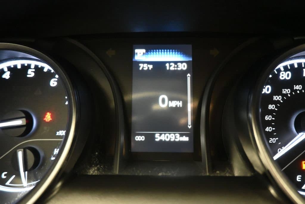 2023 Toyota Camry SE, photo 15 of 56