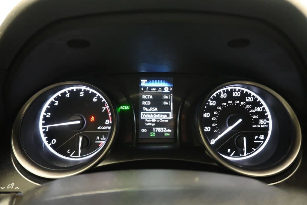 2024 Toyota Camry SE, photo 15 of 57