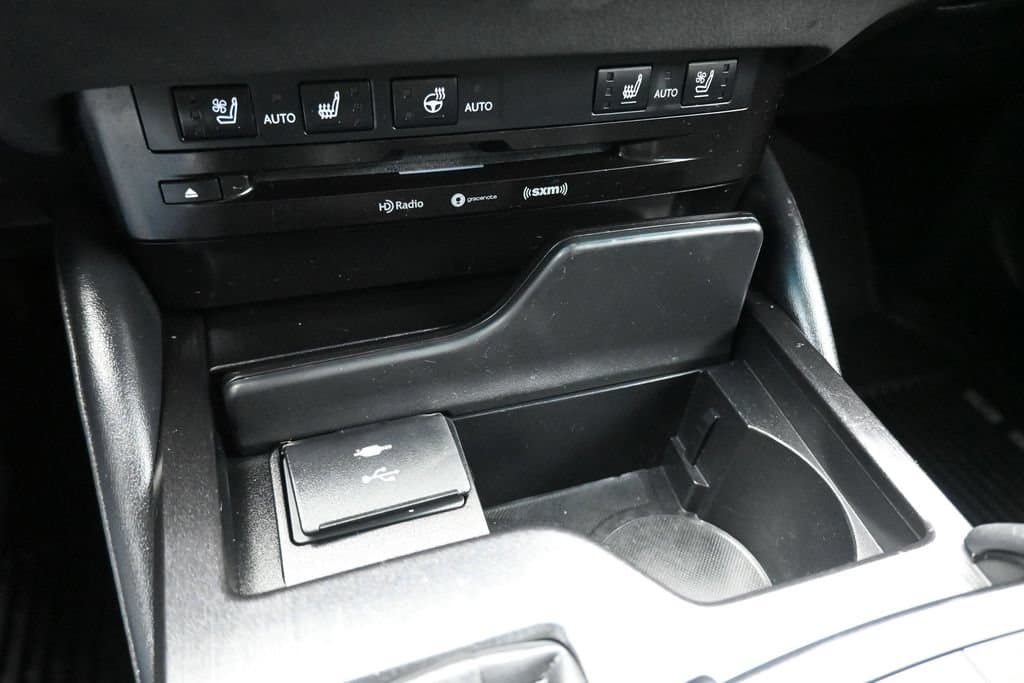 2022 Lexus ES 300h, photo 23 of 58