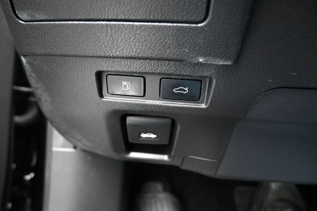 2022 Lexus ES 300h, photo 28 of 58