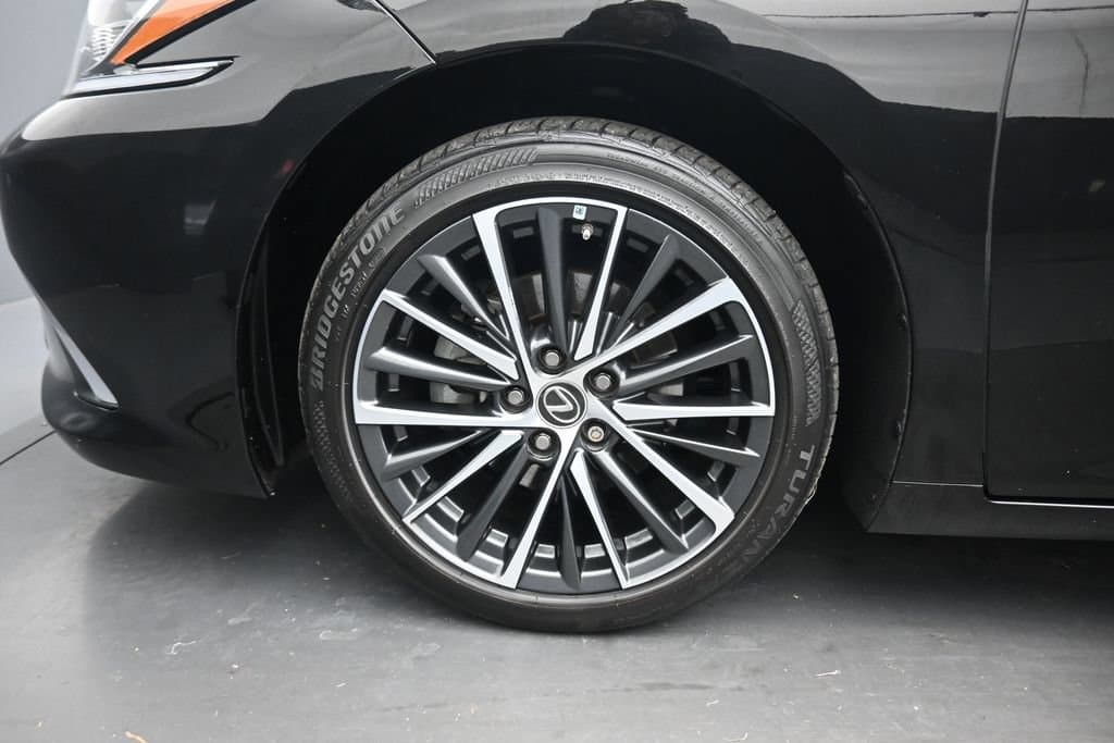 2022 Lexus ES 300h, photo 49 of 58