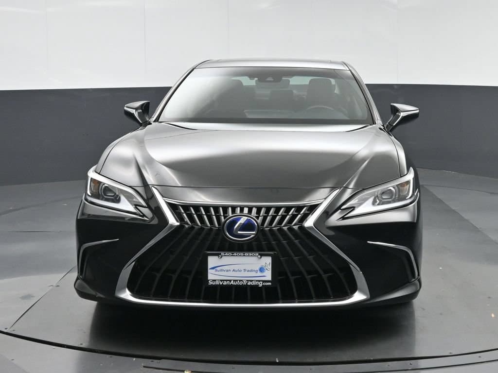 2022 Lexus ES 300h, photo 2 of 58
