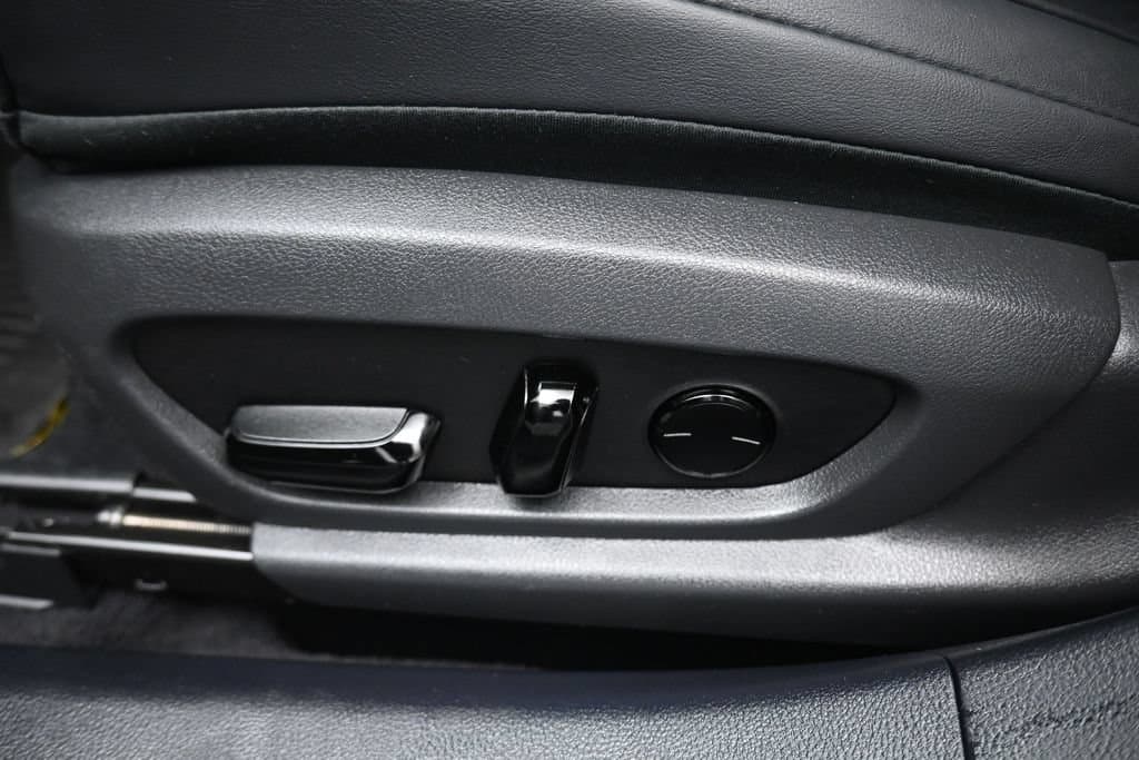 2022 Lexus ES 300h, photo 12 of 58