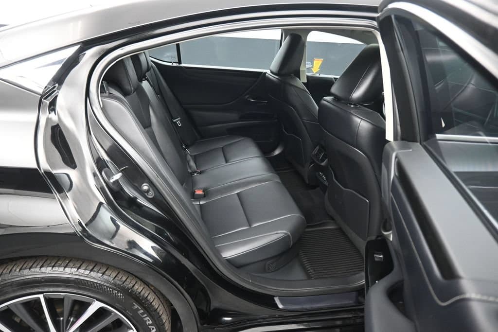 2022 Lexus ES 300h, photo 37 of 58