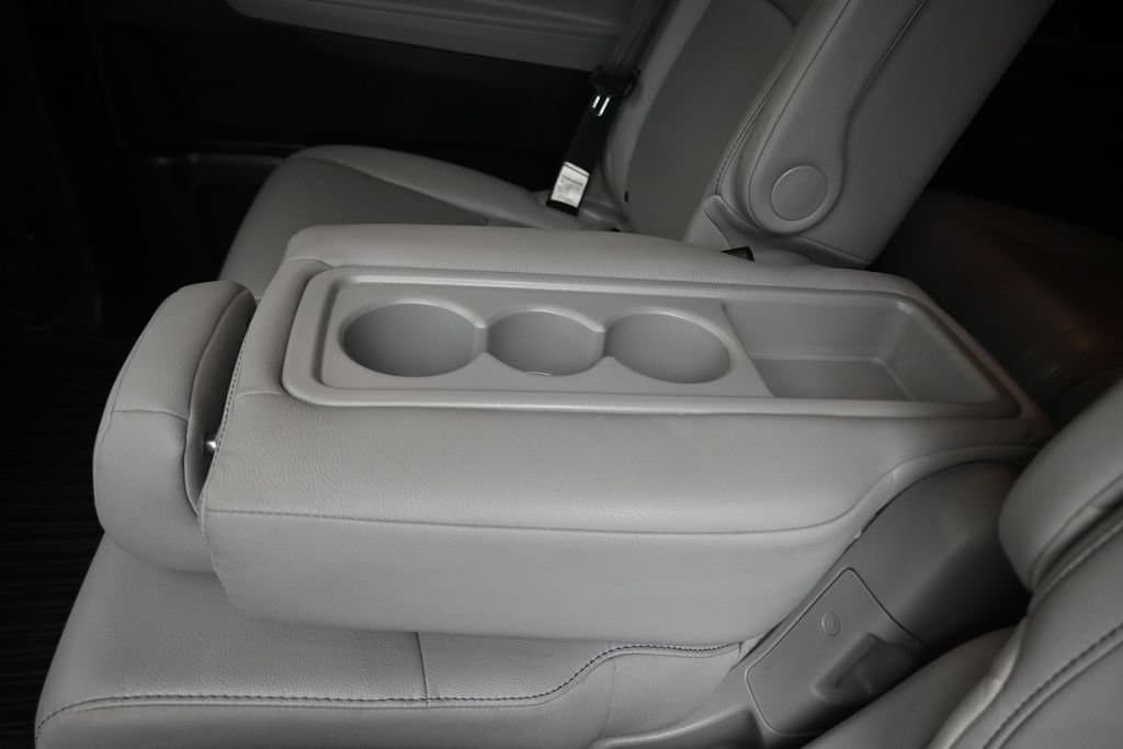 2022 Honda Odyssey Touring, photo 34 of 79