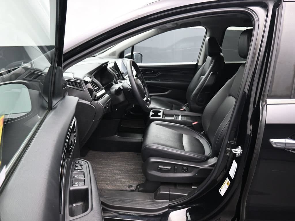 2023 Honda Odyssey Touring, photo 11 of 82