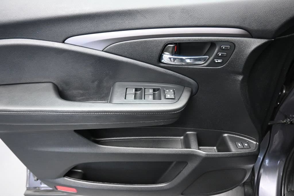 2021 Honda Pilot EX-L, photo 10 of 76
