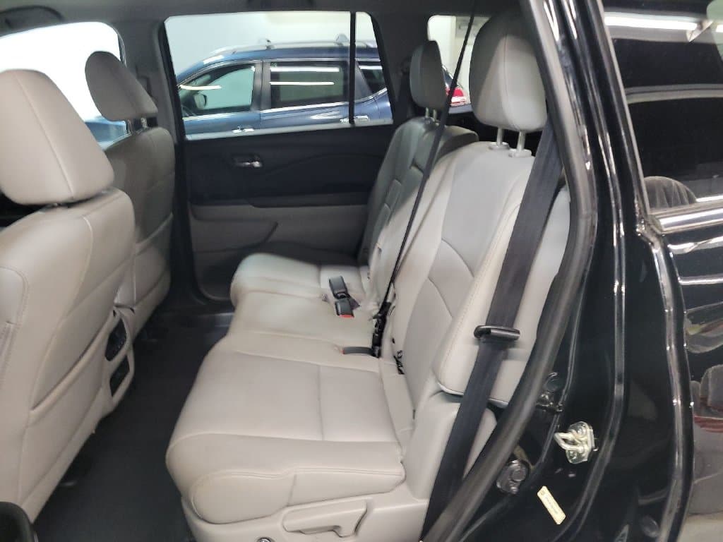 2016 Honda Pilot EX-L w/Navigation, photo 7 of 8