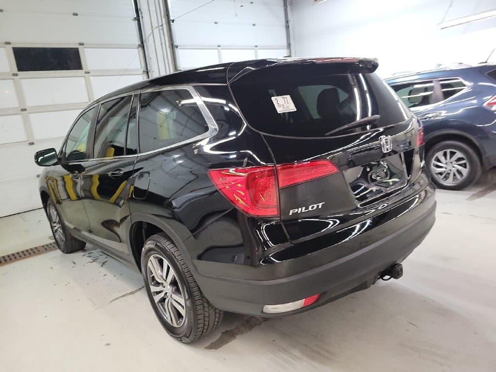 2016 Honda Pilot EX-L w/Navigation, photo 3 of 8