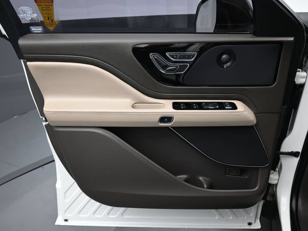 2020 Lincoln Aviator Reserve Premium, photo 9 of 74