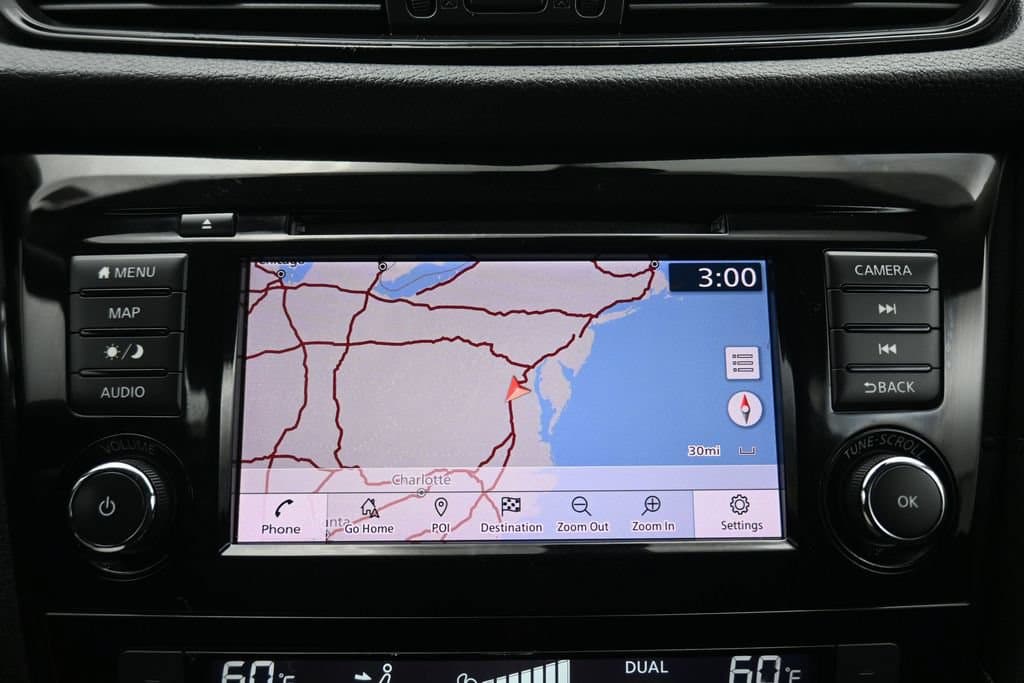 2020 Nissan Rogue SV, photo 18 of 63
