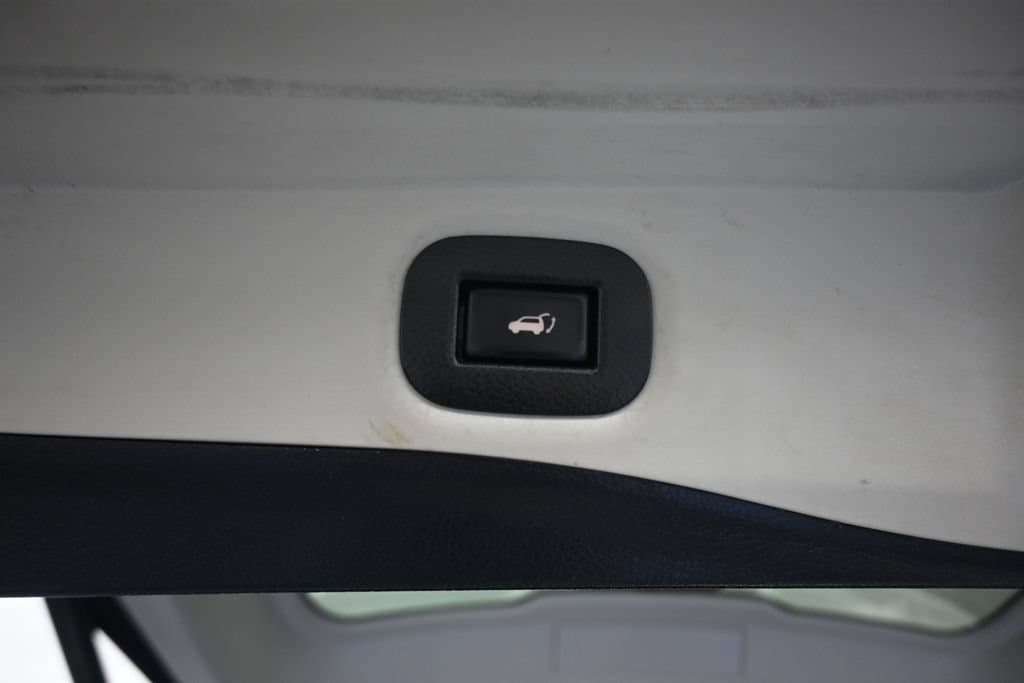 2020 Nissan Rogue SV, photo 48 of 63