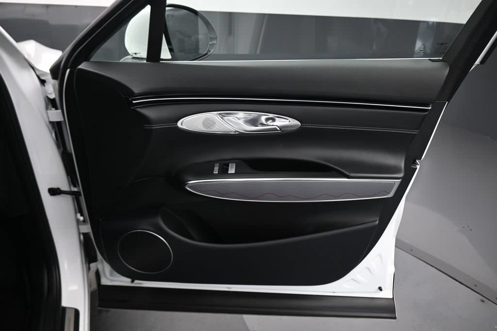 2024 Genesis GV70 2.5T, photo 48 of 71