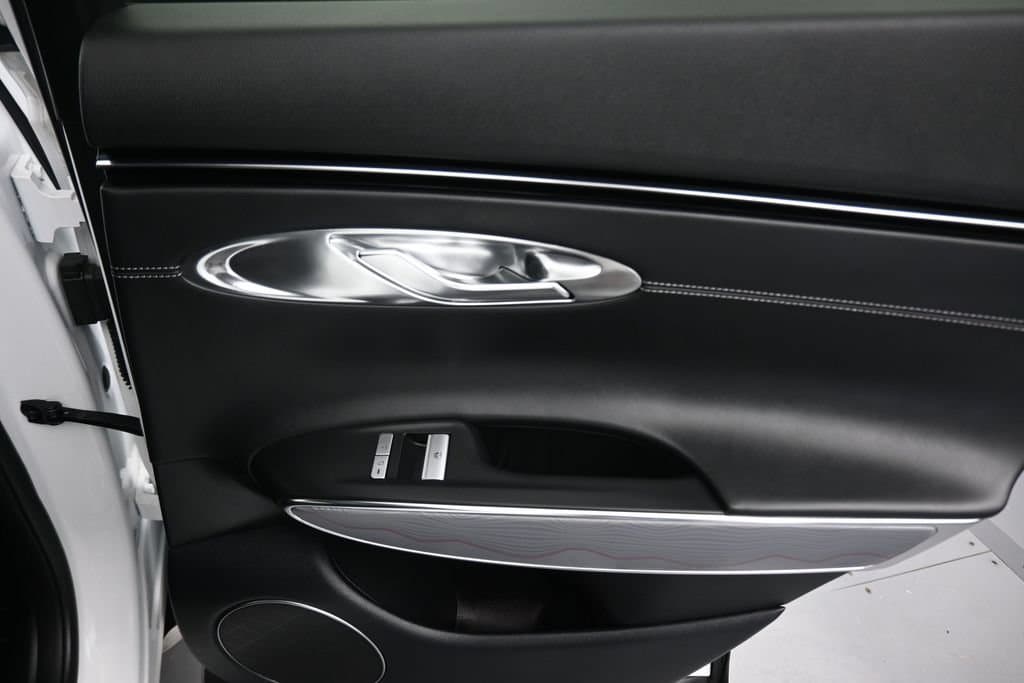 2024 Genesis GV70 2.5T, photo 43 of 71