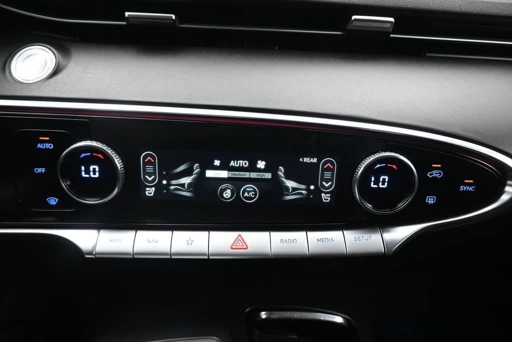 2024 Genesis GV70 2.5T, photo 25 of 71