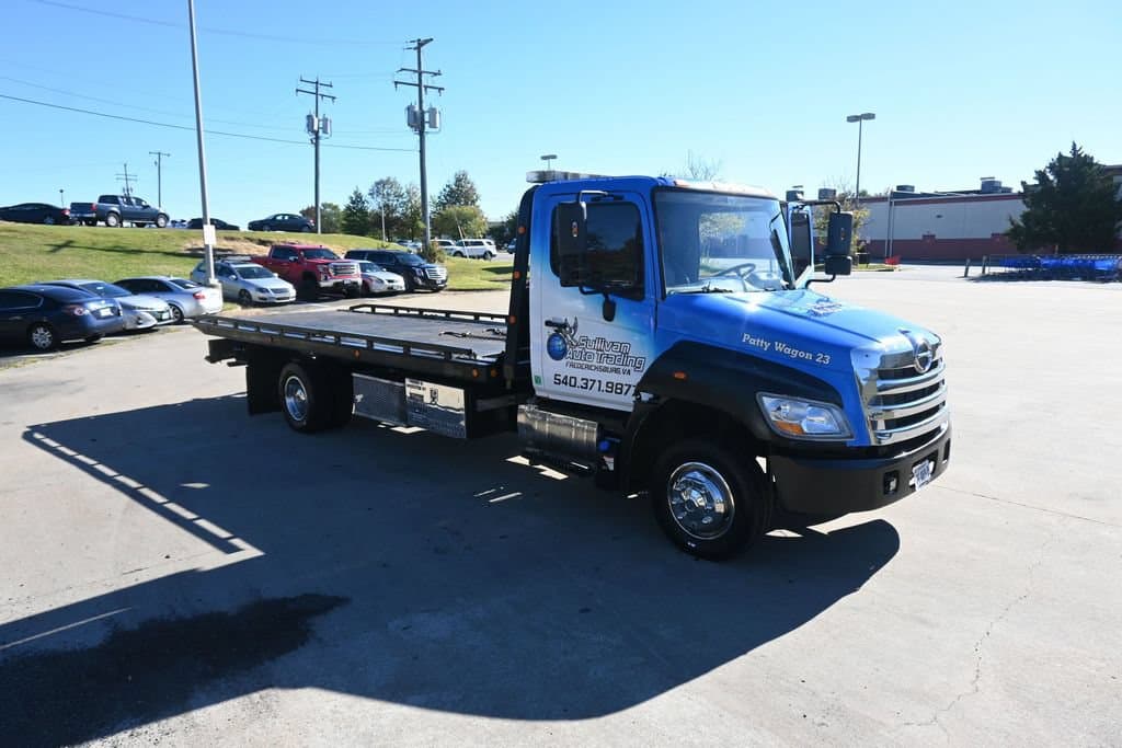 2015 Hino Rollback, photo 3 of 67