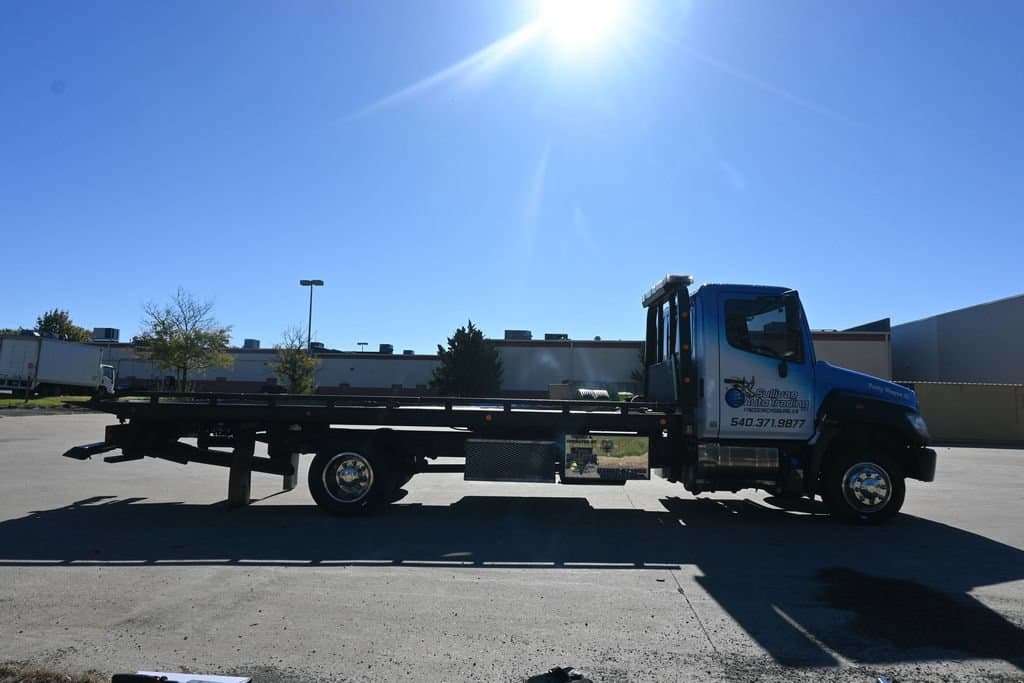 2015 Hino Rollback, photo 22 of 67