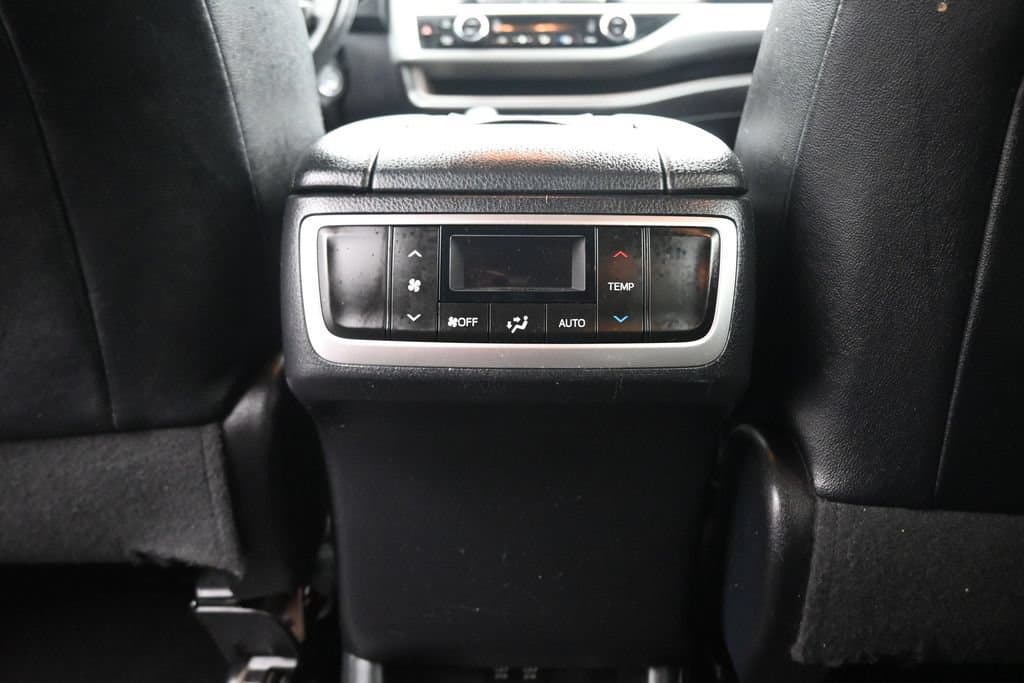 2019 Toyota Highlander LE Plus, photo 33 of 68