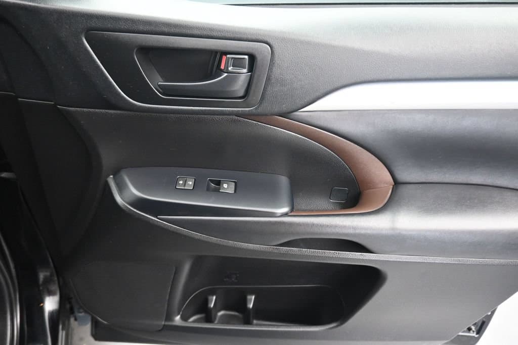 2019 Toyota Highlander LE Plus, photo 50 of 68