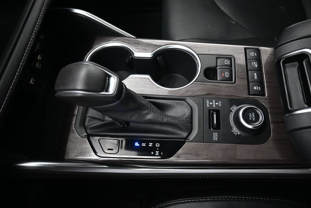 2021 Toyota Highlander Limited, photo 23 of 74