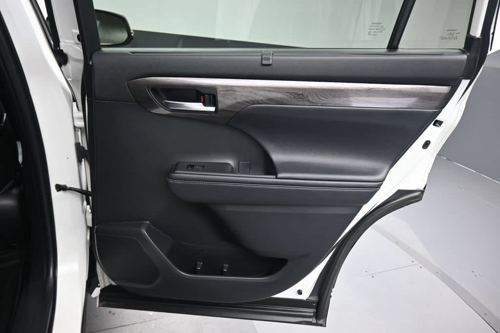 2021 Toyota Highlander Limited, photo 44 of 74