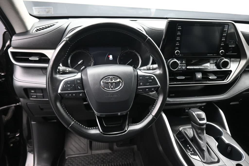 2020 Toyota Highlander XLE, photo 14 of 73