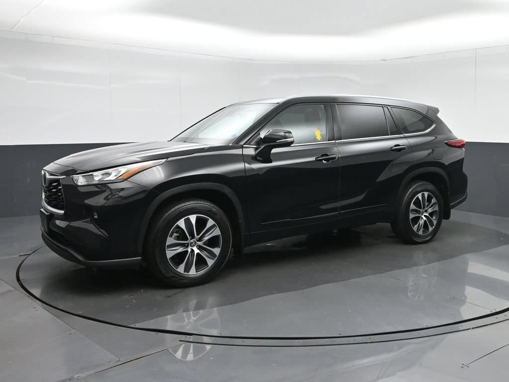2020 Toyota Highlander XLE, photo 3 of 73
