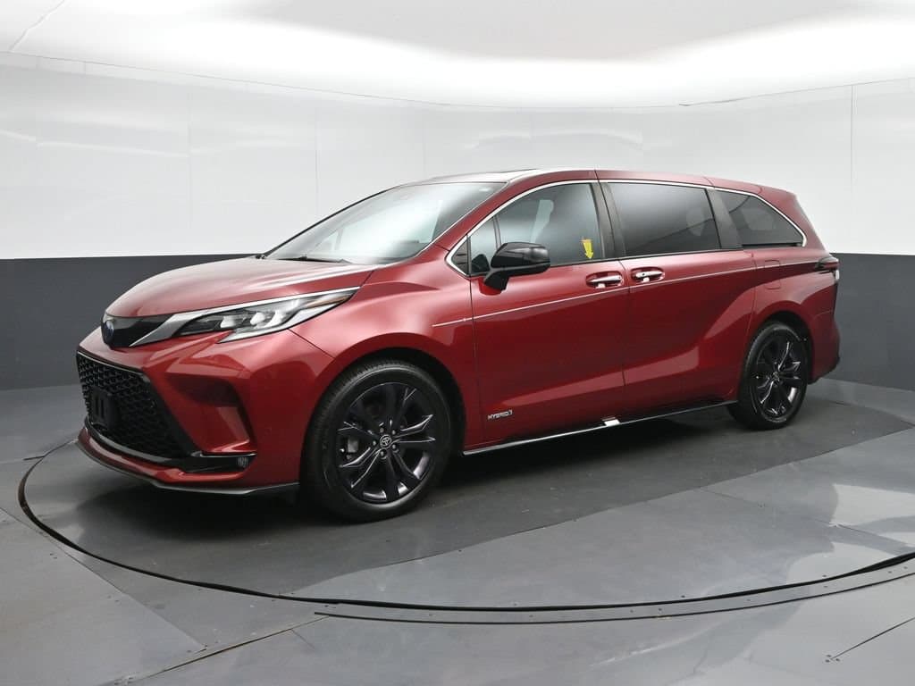 2021 Toyota Sienna XSE 7 Passenger, photo 3 of 72