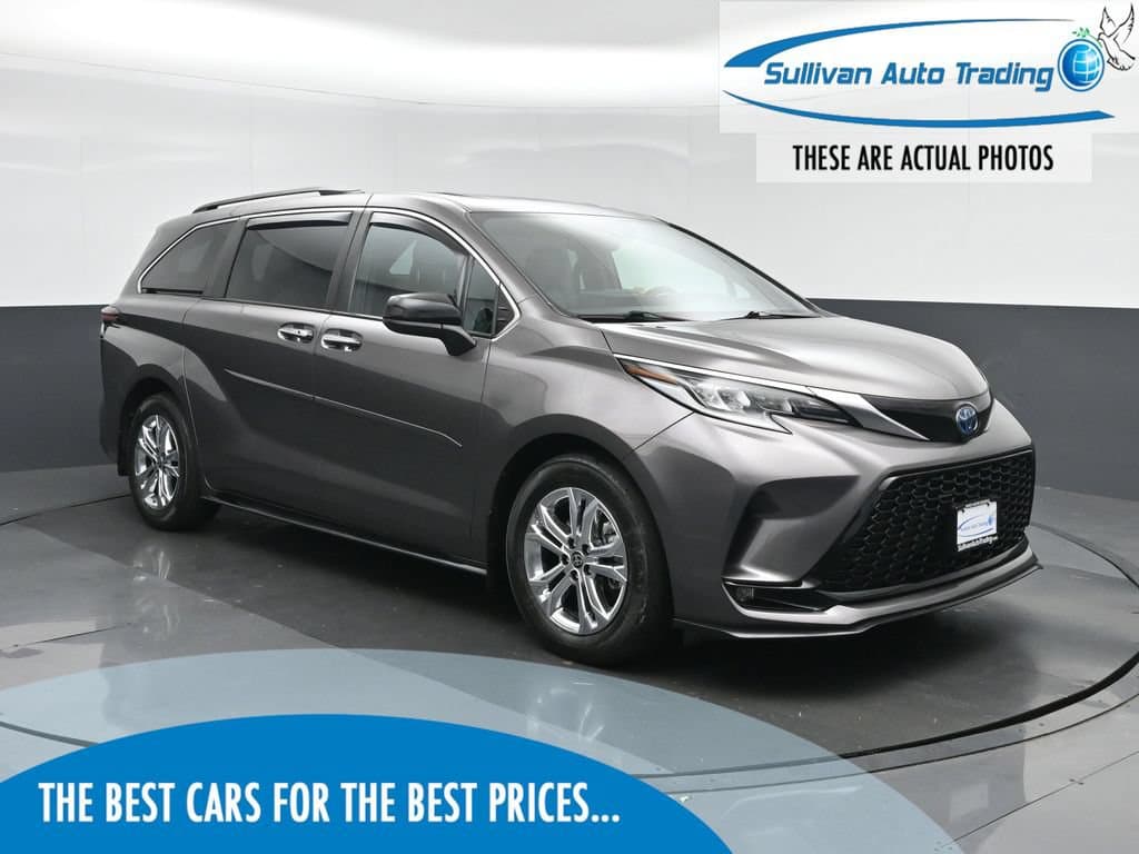 2022 Toyota Sienna XSE 7 Passenger, photo 1 of 40